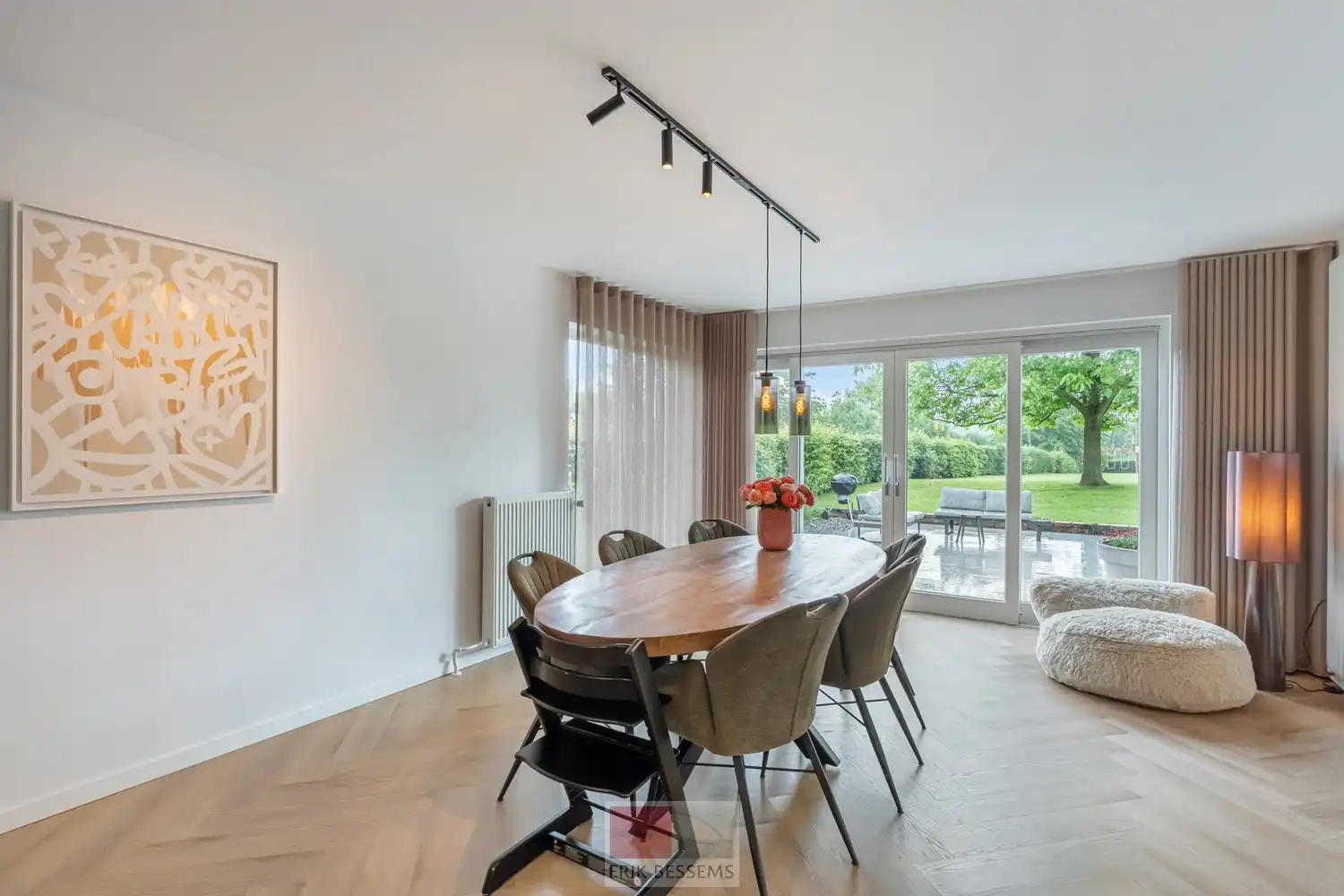 Instapklare gezellige vrijstaande woning met een woonopp. van circa 185 m2 op een perceel van 17a53ca foto 10