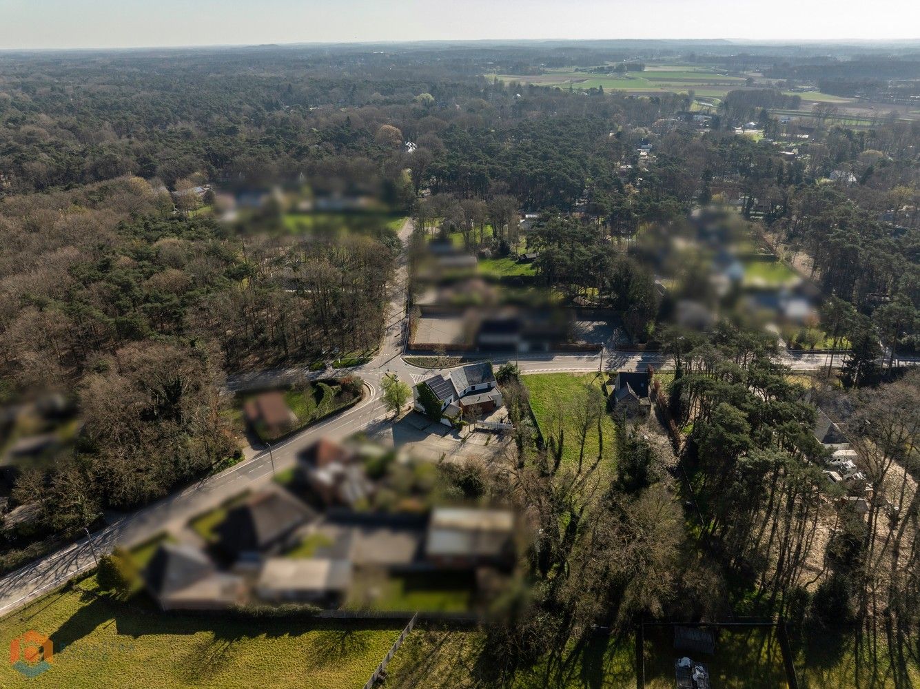 Grondig gerenoveerd handelsgelijkvloers met woonst en ruime parking foto 29