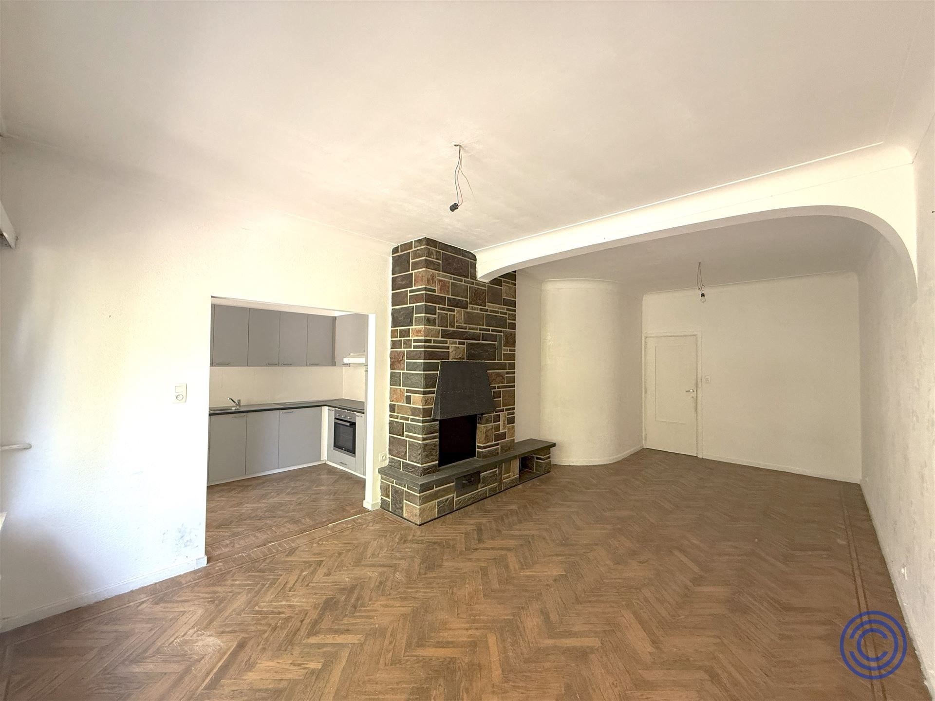 Lichtrijk 2-Slaapkamerappartement met balkon in groene doodlopende Straat foto 2