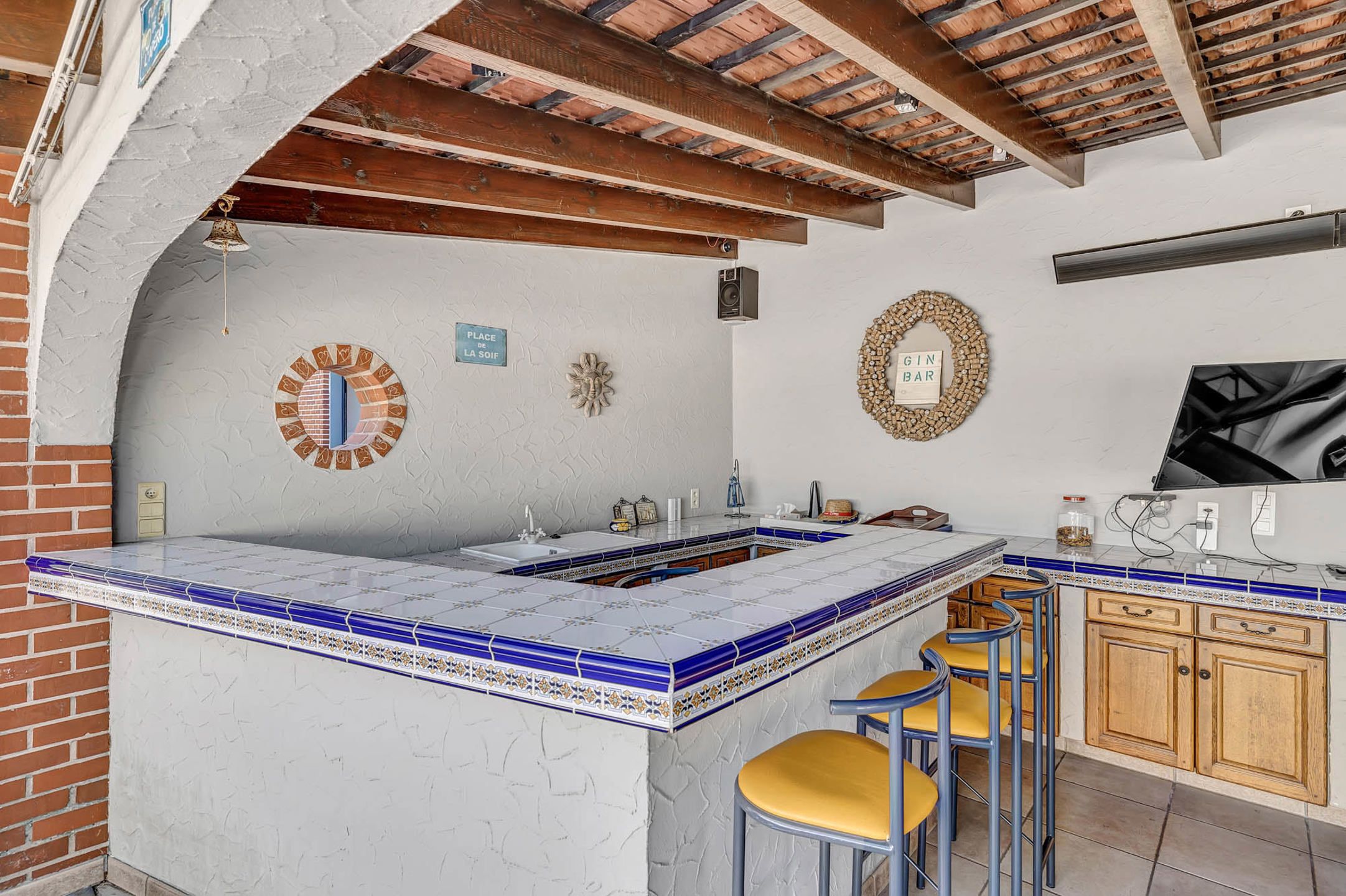 Instapklare ruime woning met loods(verkoop onder aandelen) foto 30