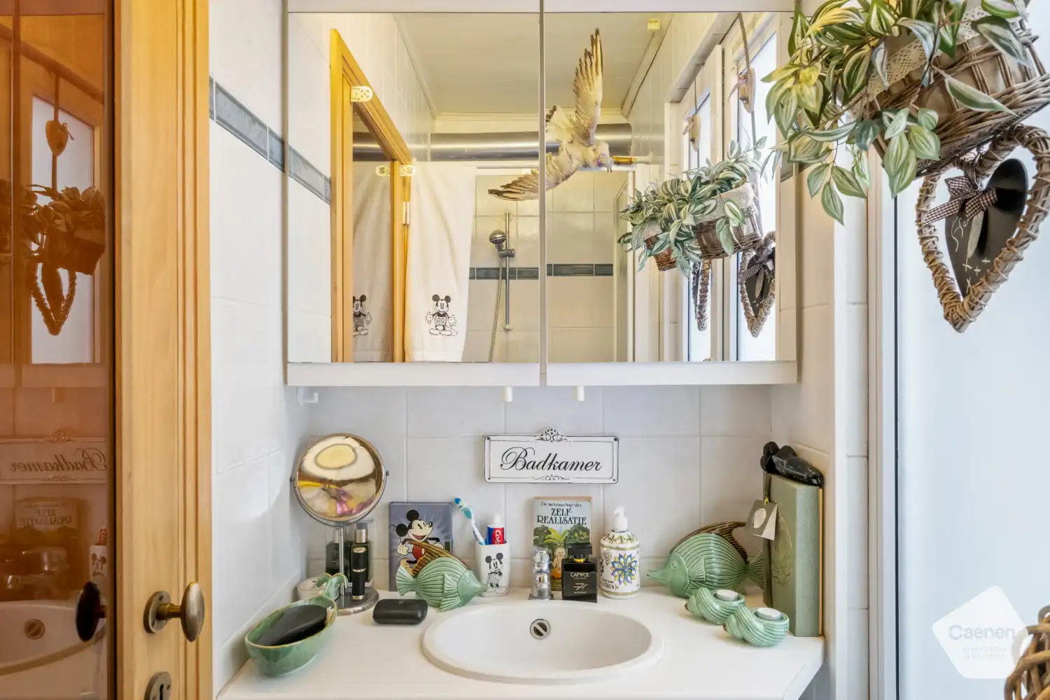 Op te frissen centraal gelegen 2 slaapkamer appartement foto 11