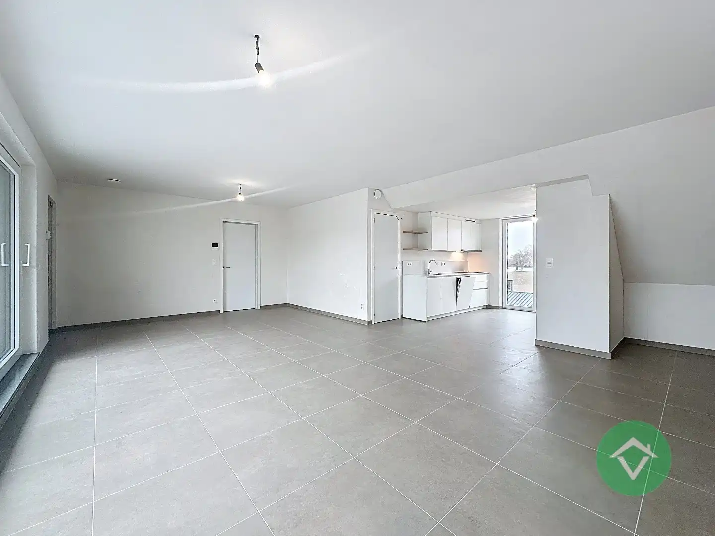 Nieuwbouwappartement met 2 slaapkamers en 2 terrassen in centrum Koekelare  foto 7