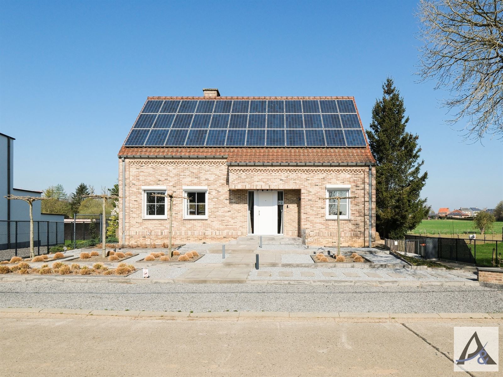Uitgeruste en instapklare woning op landelijke locatie met label A foto 41