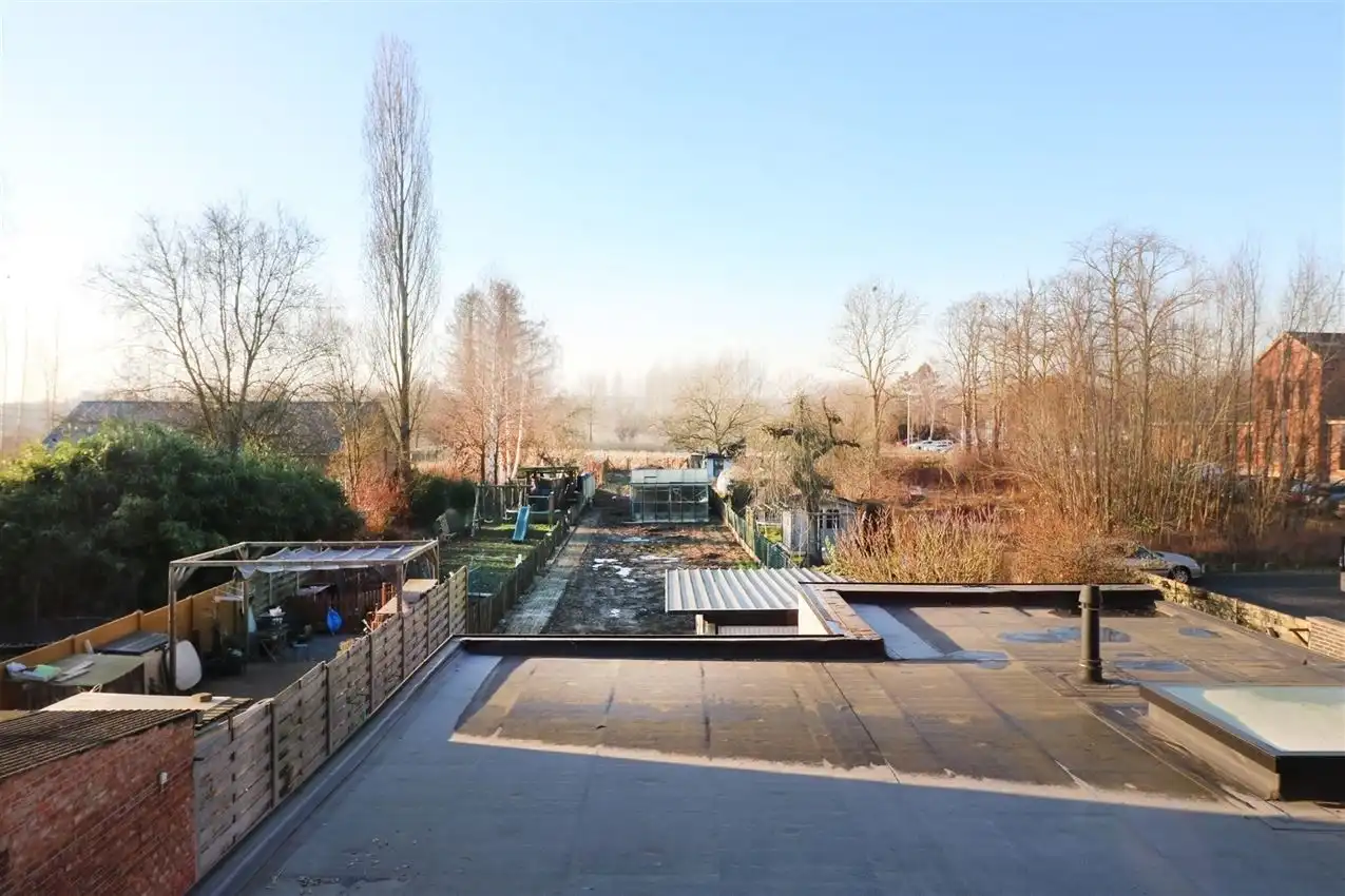 Vernieuwde, karatervolle woning met 4 slpk nabij station foto 4