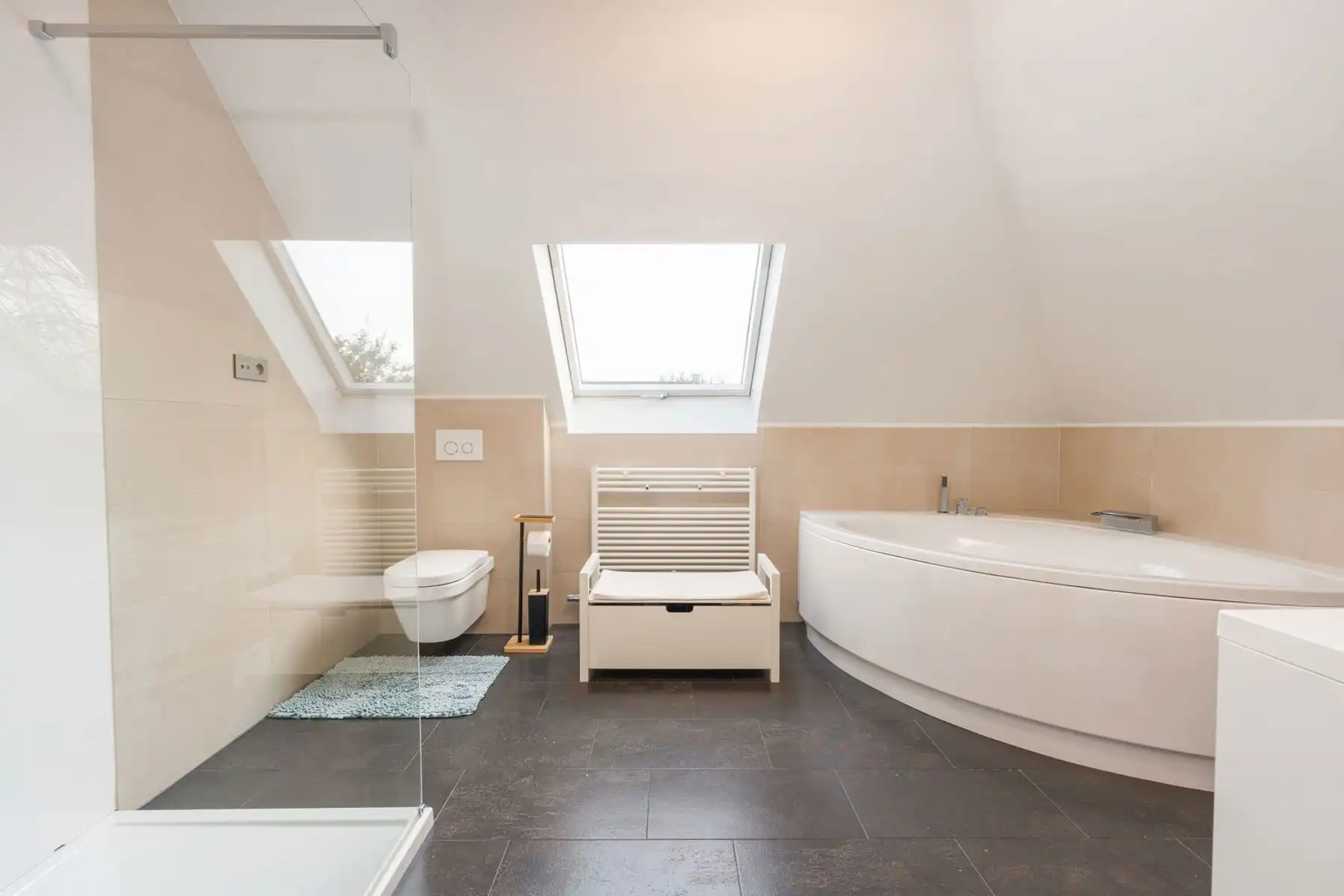 Recente woning te Zomergem met alle comfort aanwezig! foto 23