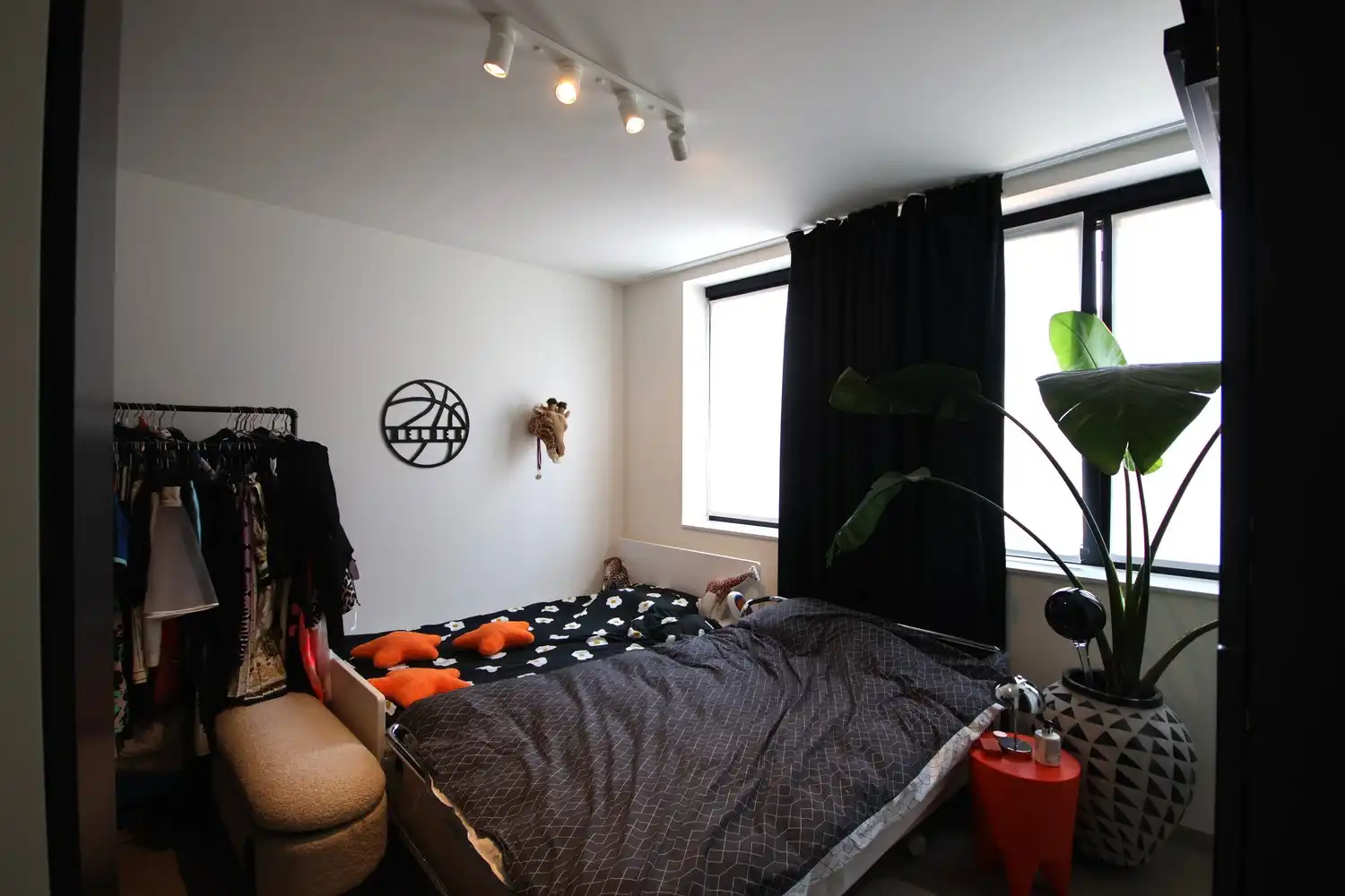 Instapklaar appartement met ruim terras in een moderne stijl foto 9