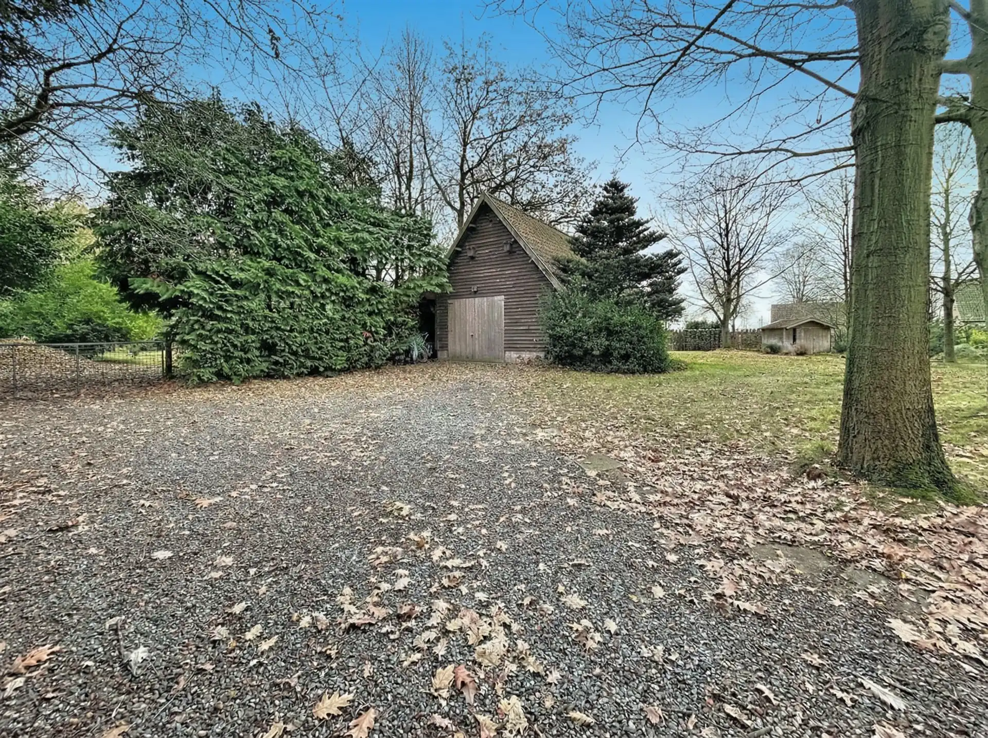 villa met 5 slk en riant bijgebouw op 14262m² foto 25