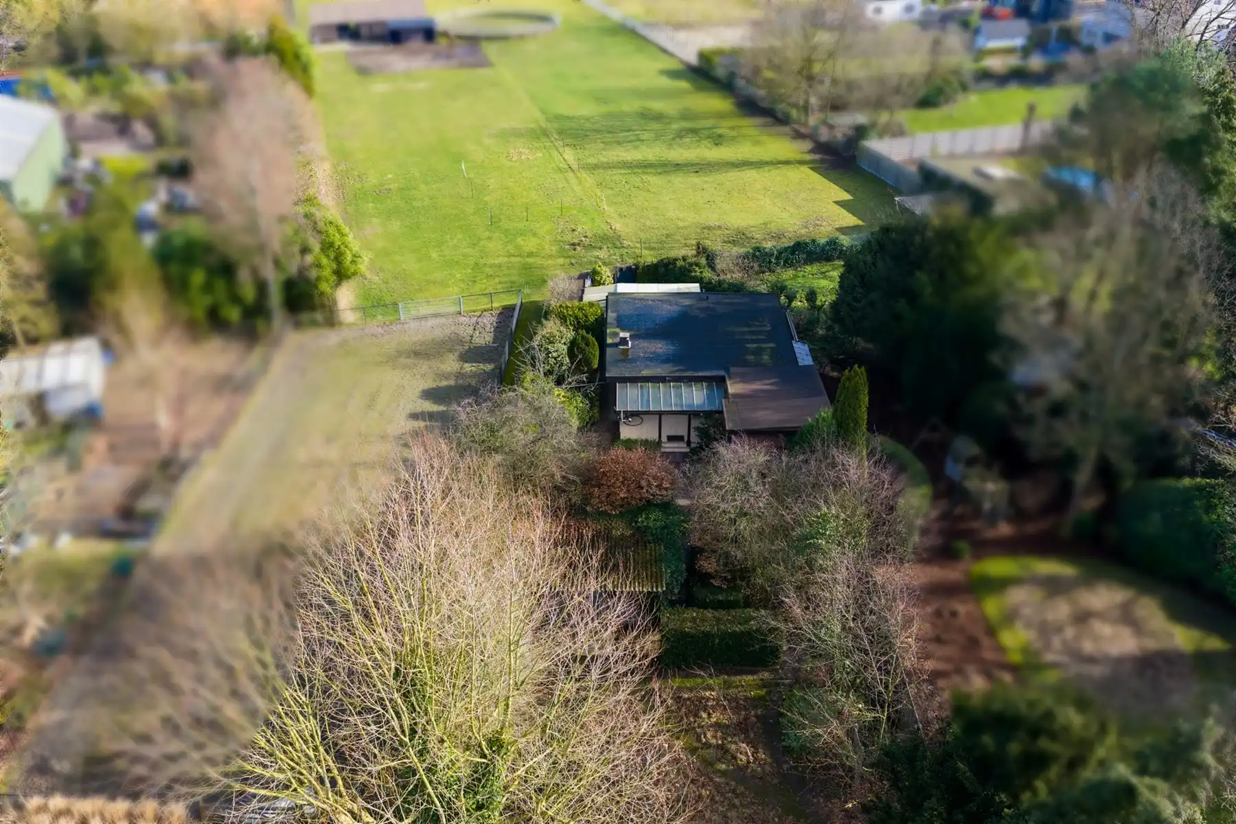 Charmante halfopen woning met polyvalent bijgebouw foto 14