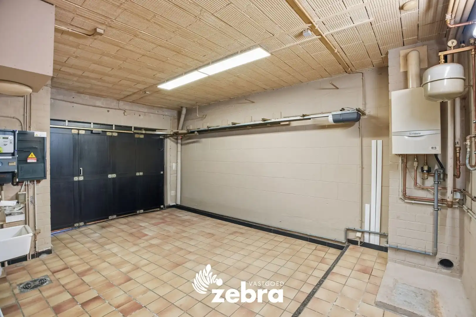 Stijlvolle, volledig gemeubelde karakterwoning in het centrum van Roeselare! foto 31