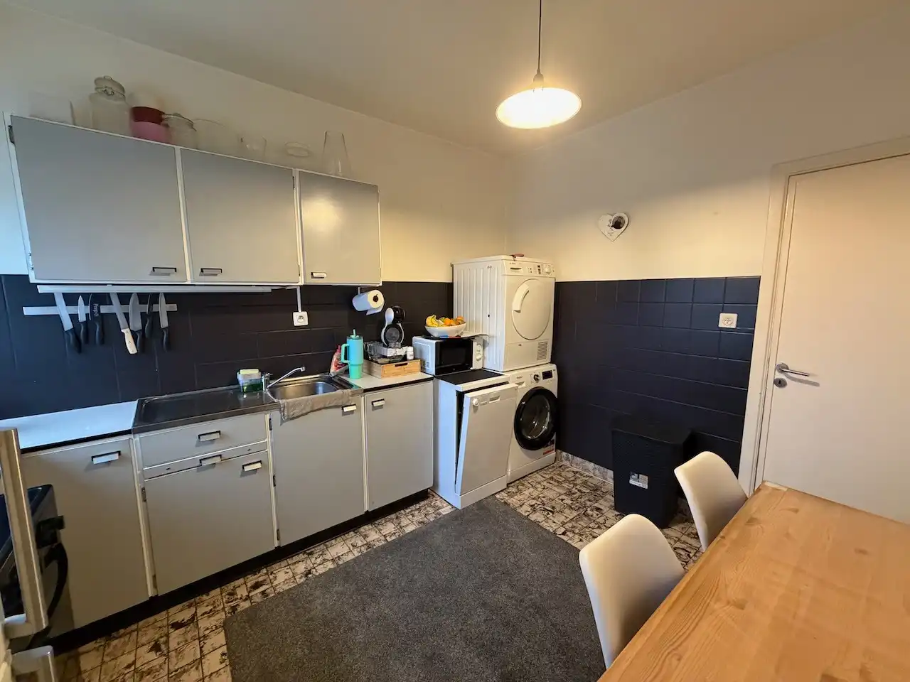 Genk-centrum, Jan Habexlaan 17 bus 11: Energiezuinig appartement met 2 slaapkamers en 2 terrassen. foto 13