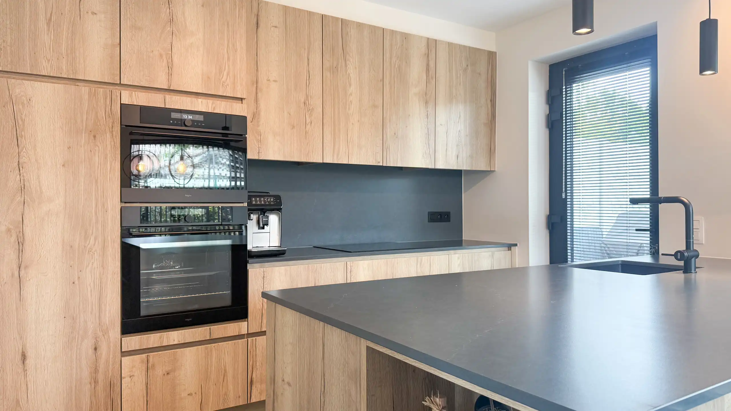 Moderne halfopen woning met 3 slpks en tuin! foto 16