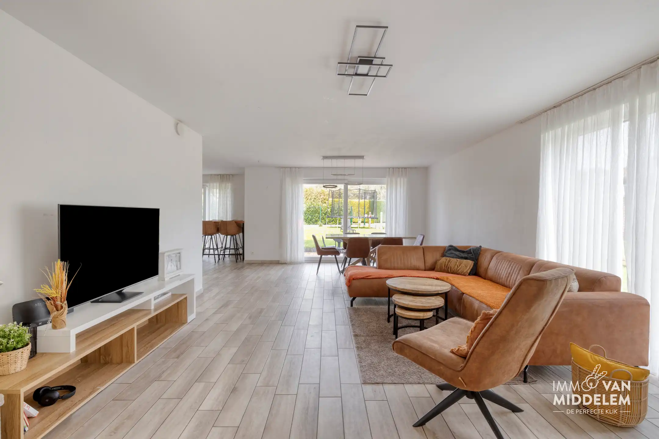 INSTAPKLARE ENERGIEZUINIGE WONING MET 4 SLPK, GARAGE EN TUIN foto 3