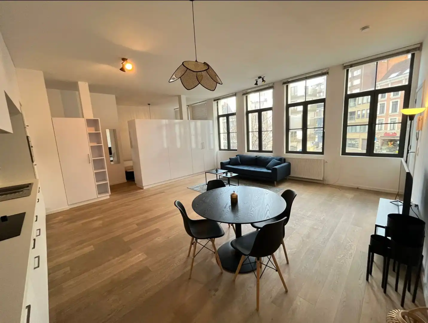 APPARTEMENT foto {{pictureIndex}}