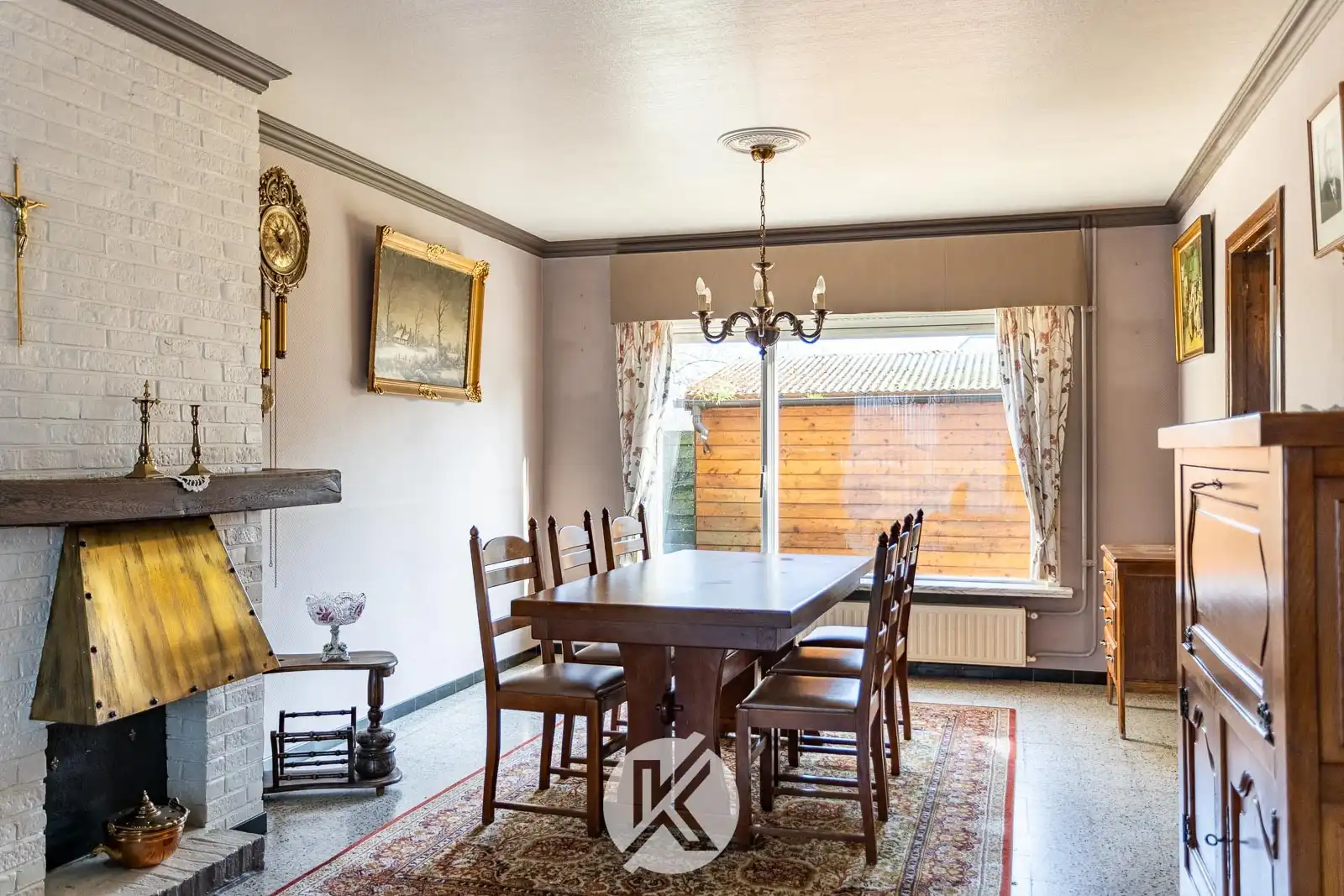 Woning in rustige wijk met renovatiepotentieel foto 8