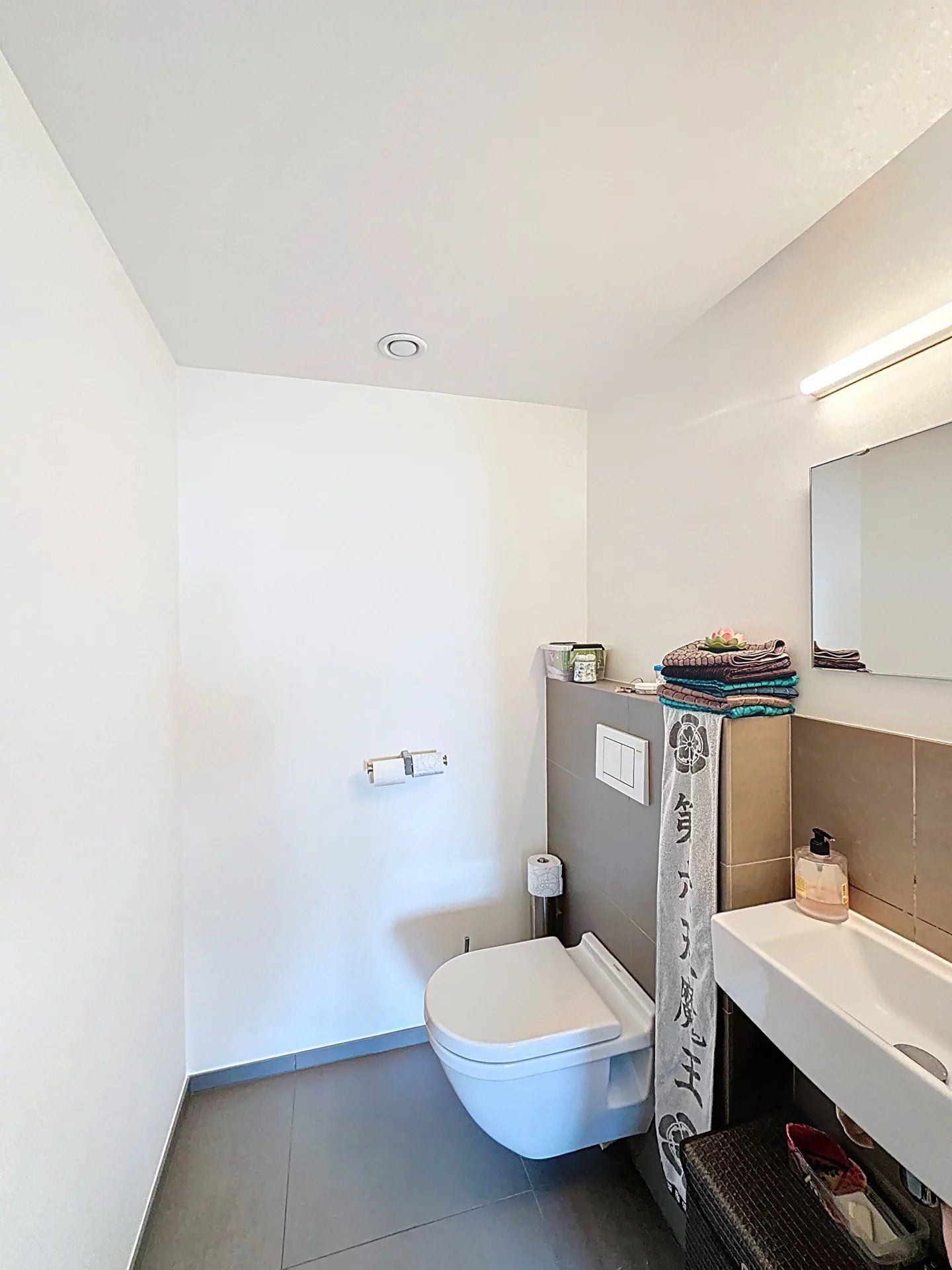Energiezuinige woning met 3 slaapkamers, 2 badkamers, lift, tuin en terras. foto 19