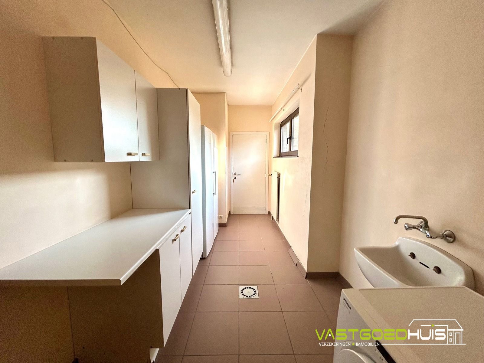 Statige villa met 5 slaapkamers en tuin op 18a26ca foto 22