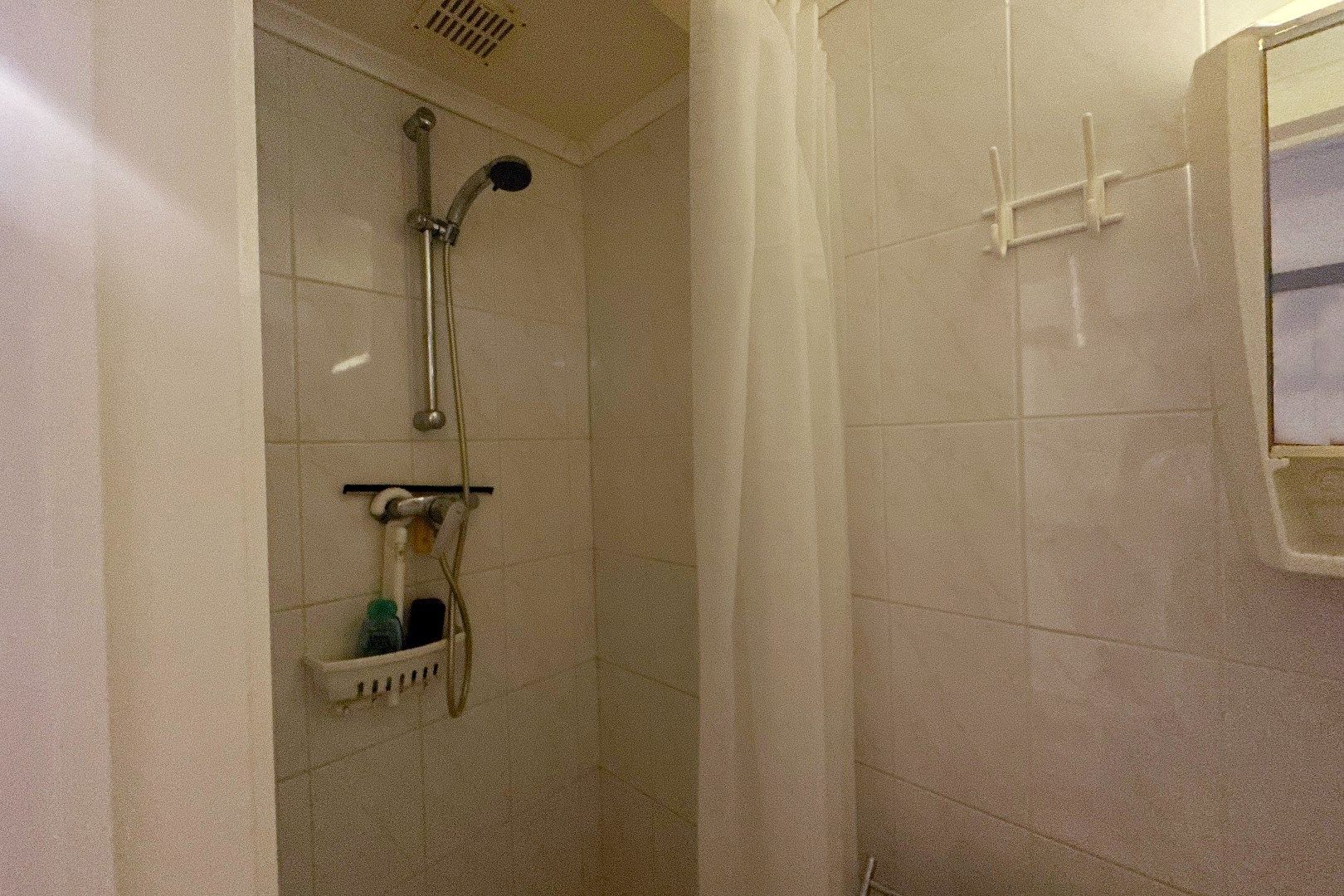 Prachtige interbellumwoning onderverdeeld in drie ruime appartementen foto 10