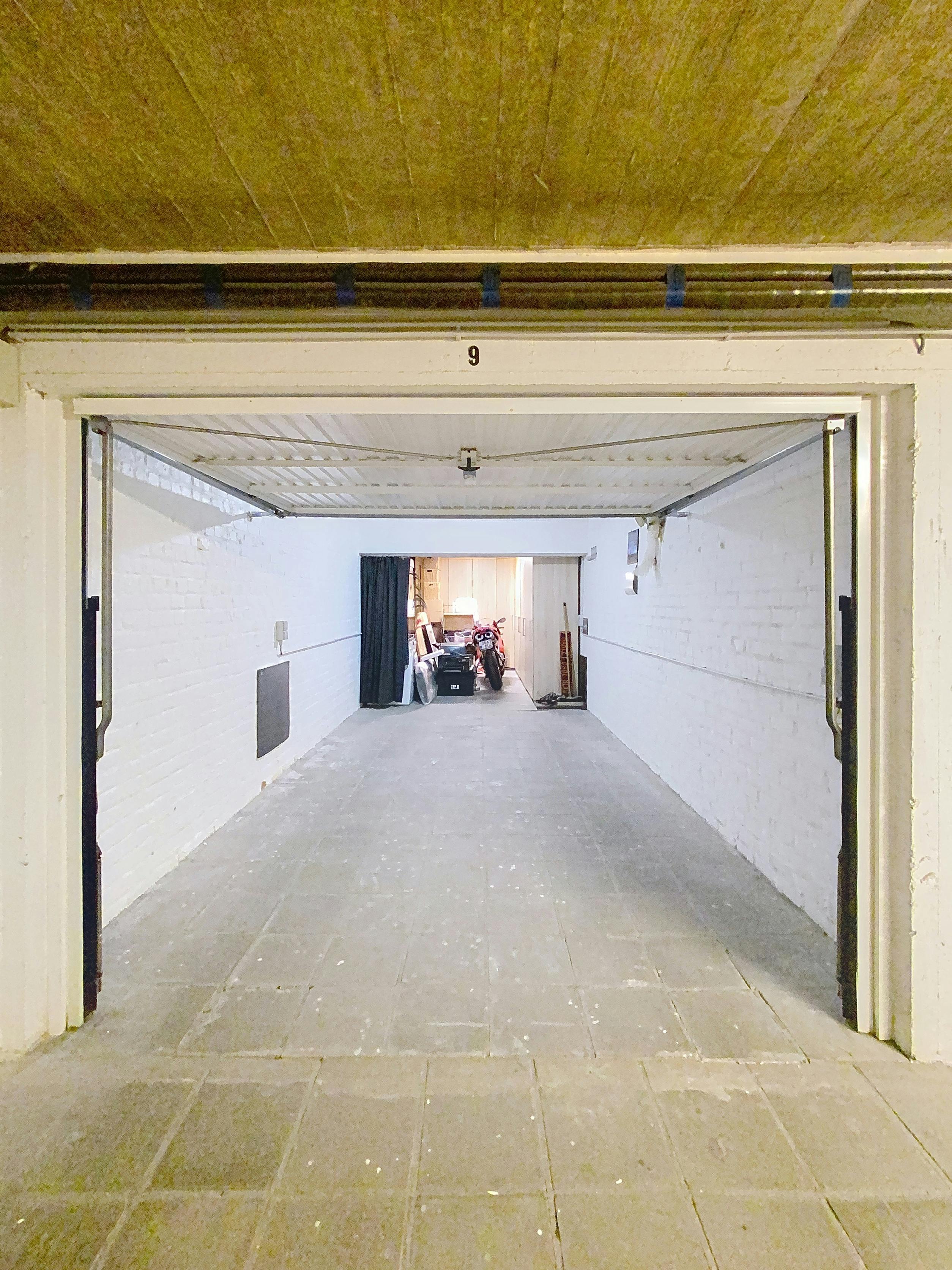 Dubbele garagebox te koop in het centrum van Knokke-Heist foto 2
