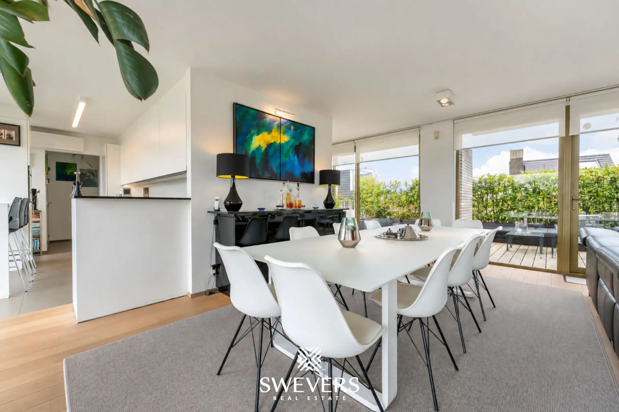 Ruim penthouse van 122 m² met uitzonderlijk ruime terrassen in Hasselt foto {{pictureIndex}}