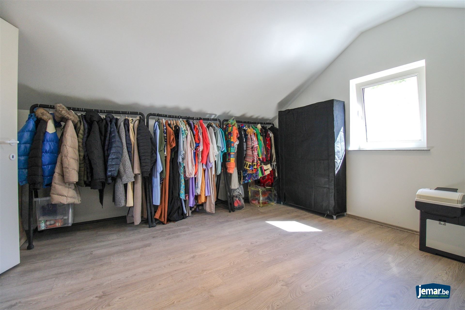 Instapklare gezinswoning met 5 slaapkamers gelegen op ruim perceel met verwarmd zwembad op ideale locatie te Maasmechelen! foto 19