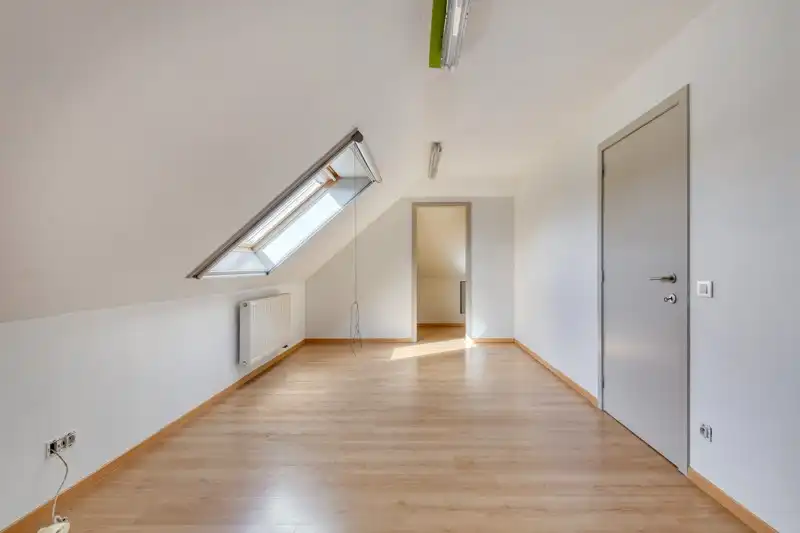 Polyvalente kantoorruimte met 3 slaapkamer appartement TE KOOP in Tielt! foto 32