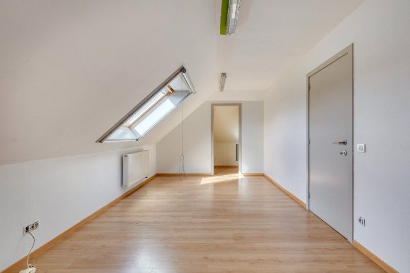 Polyvalente kantoorruimte met 3 slaapkamer appartement TE KOOP in Tielt! foto 32