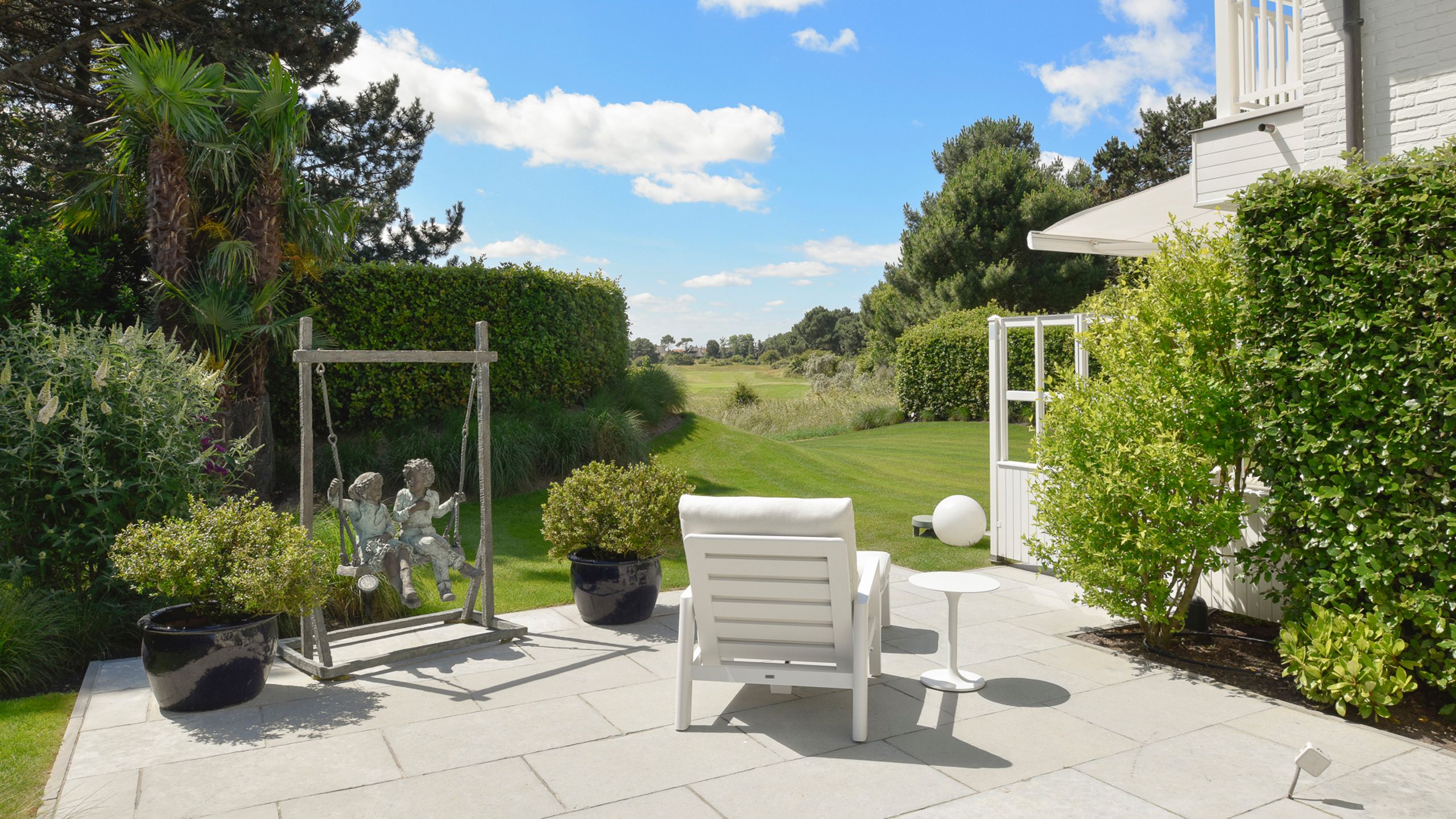 VILLA met panoramisch zicht en unieke ligging aan de golf... foto 7