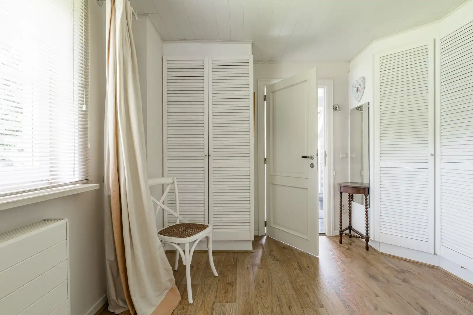 Charmante & sfeervolle, instapklare, energiecorrecte (EPC B) villa-landhuis met 5 slaapkamers, 3 badkamers, bureau én dubbele garage. foto 50