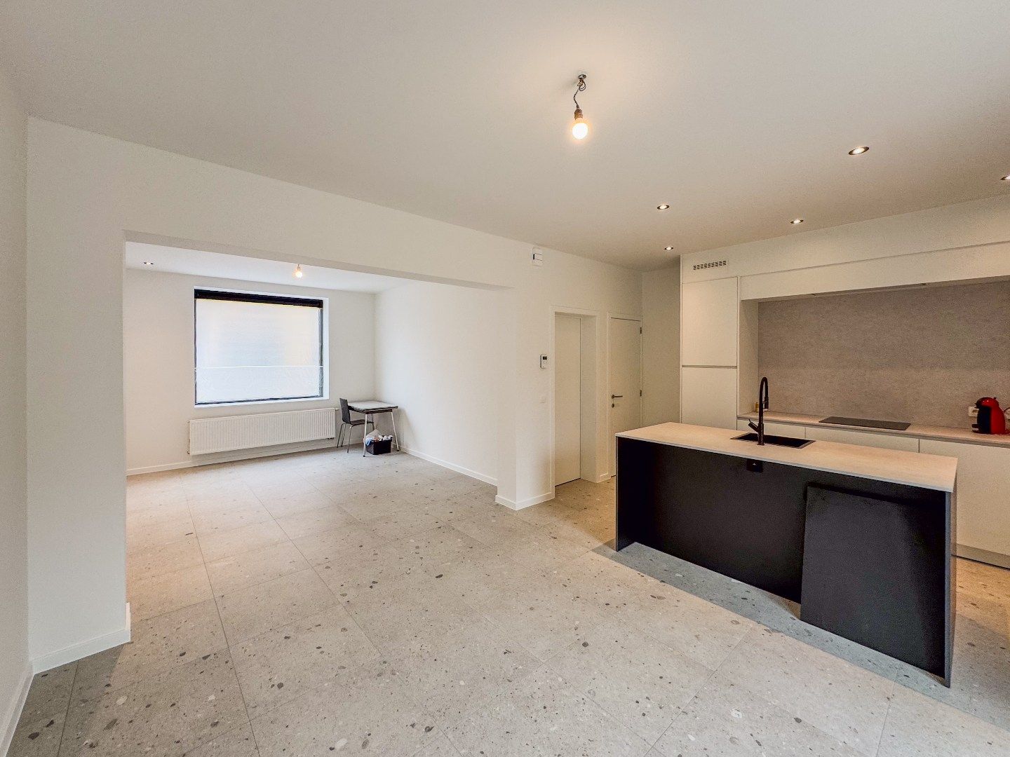 Gerenoveerde woning met 3 slaapkamers en gezellig stadstuintje. foto 7