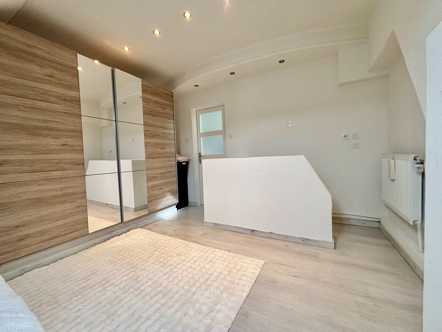 GERENOVEERDE RIJWONING MET 3 SLPKS, 2 BADKAMERS EN MOGELIJKHEID HUURGARAGE foto 15