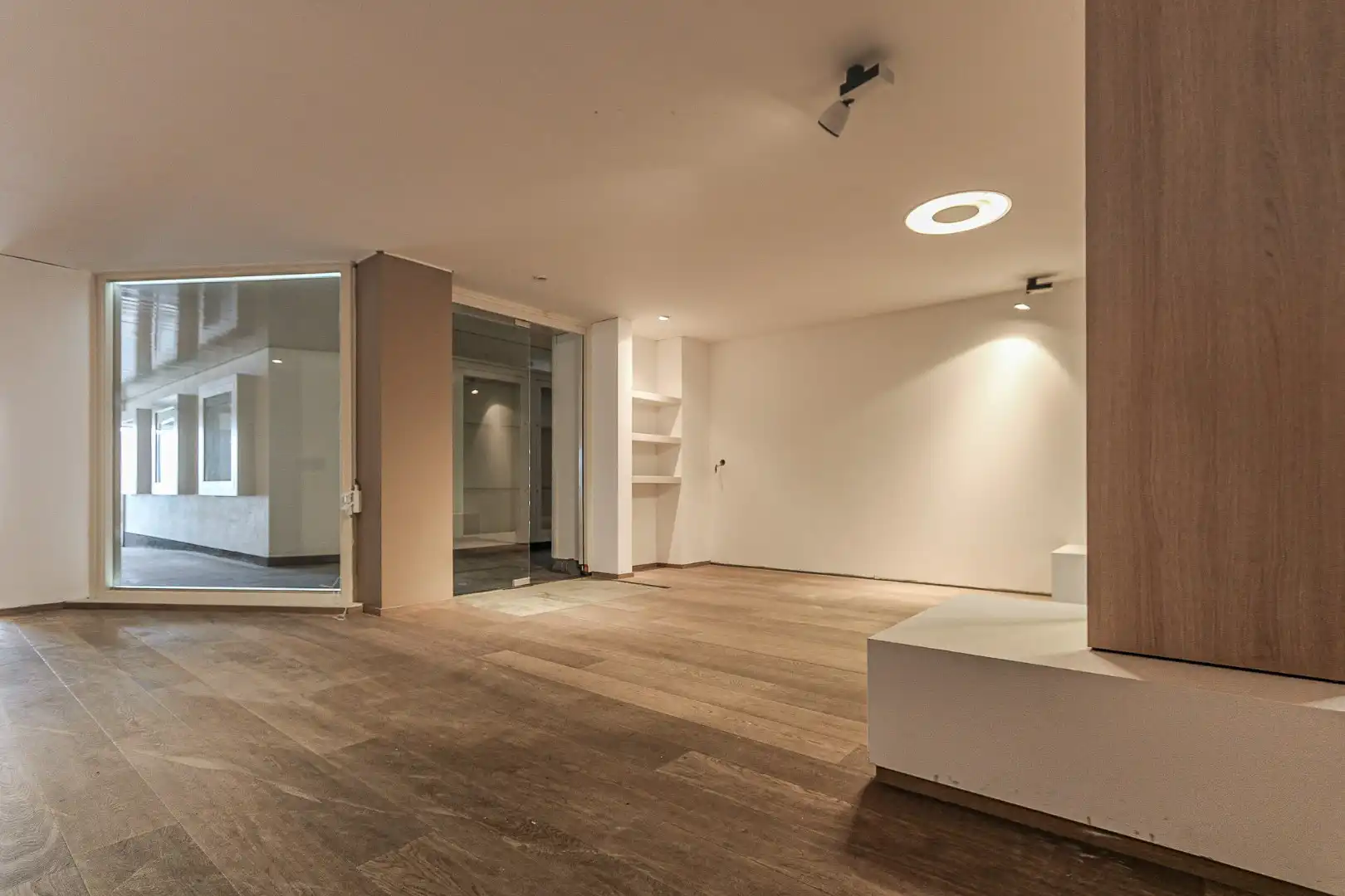 Verhuurd winkel te koop van 471 m² te Zeedijk  678-679 foto 14