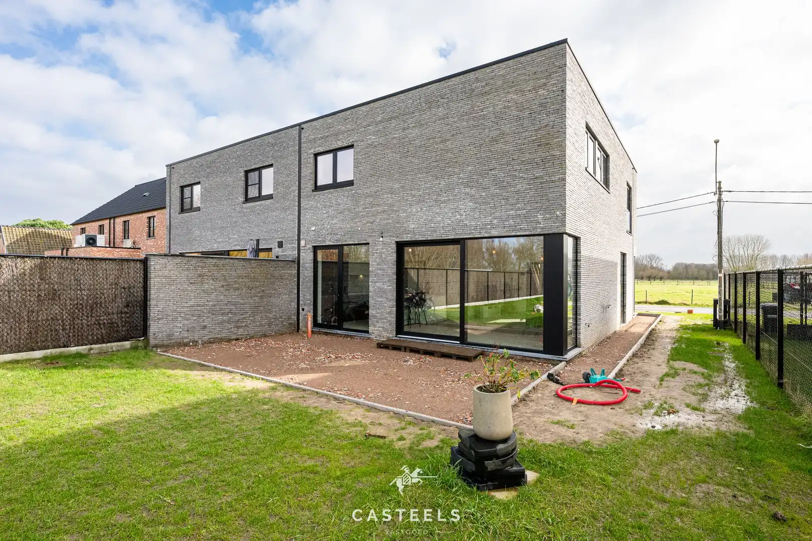 Moderne halfopen gezinswoning met garage te Zwijnaarde foto 23