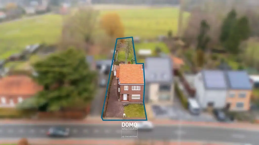 Hoofdfoto van de publicatie: Halfopen bebouwing met grote tuin en 3 slaapkamers