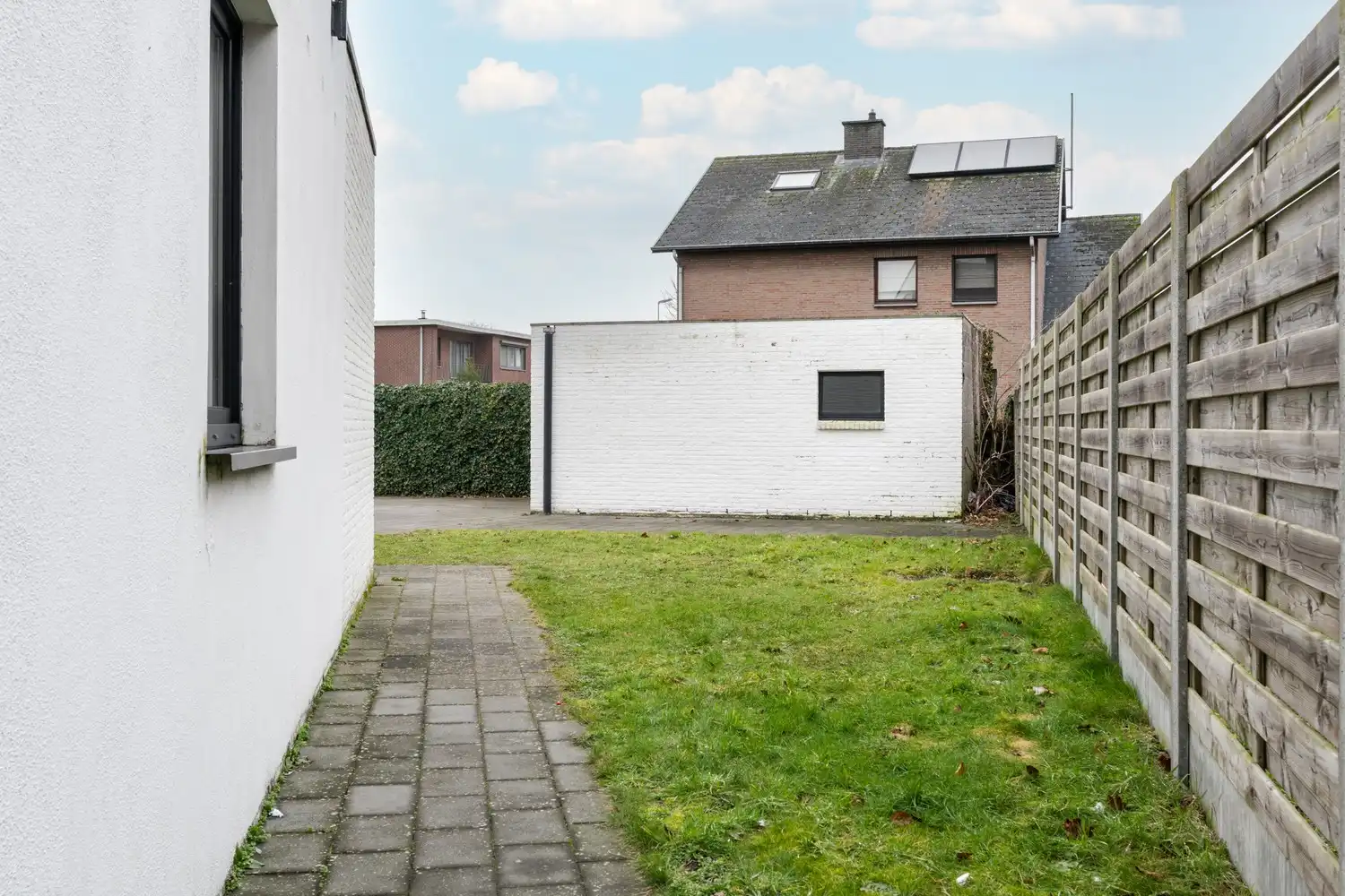 Ruim en lichtrijk 3-slaapkamerappartement met terras & tuin in Achel foto 27