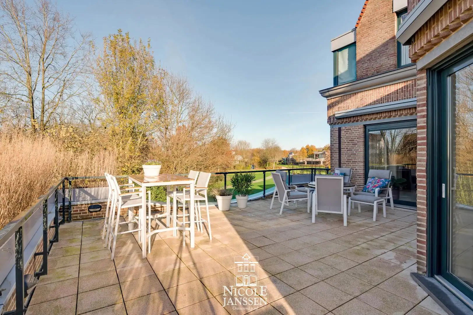 Prachtig luxueus appartement met 2 slaapkamers, kantoorruimte en ondergrondse garage foto 17