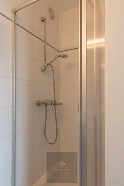 Ruim doorloop-appartement met 2 slaapkamers in de vernieuwde residentie Scorpio op de zeedijk te Nieuwpoort-Bad. foto 24