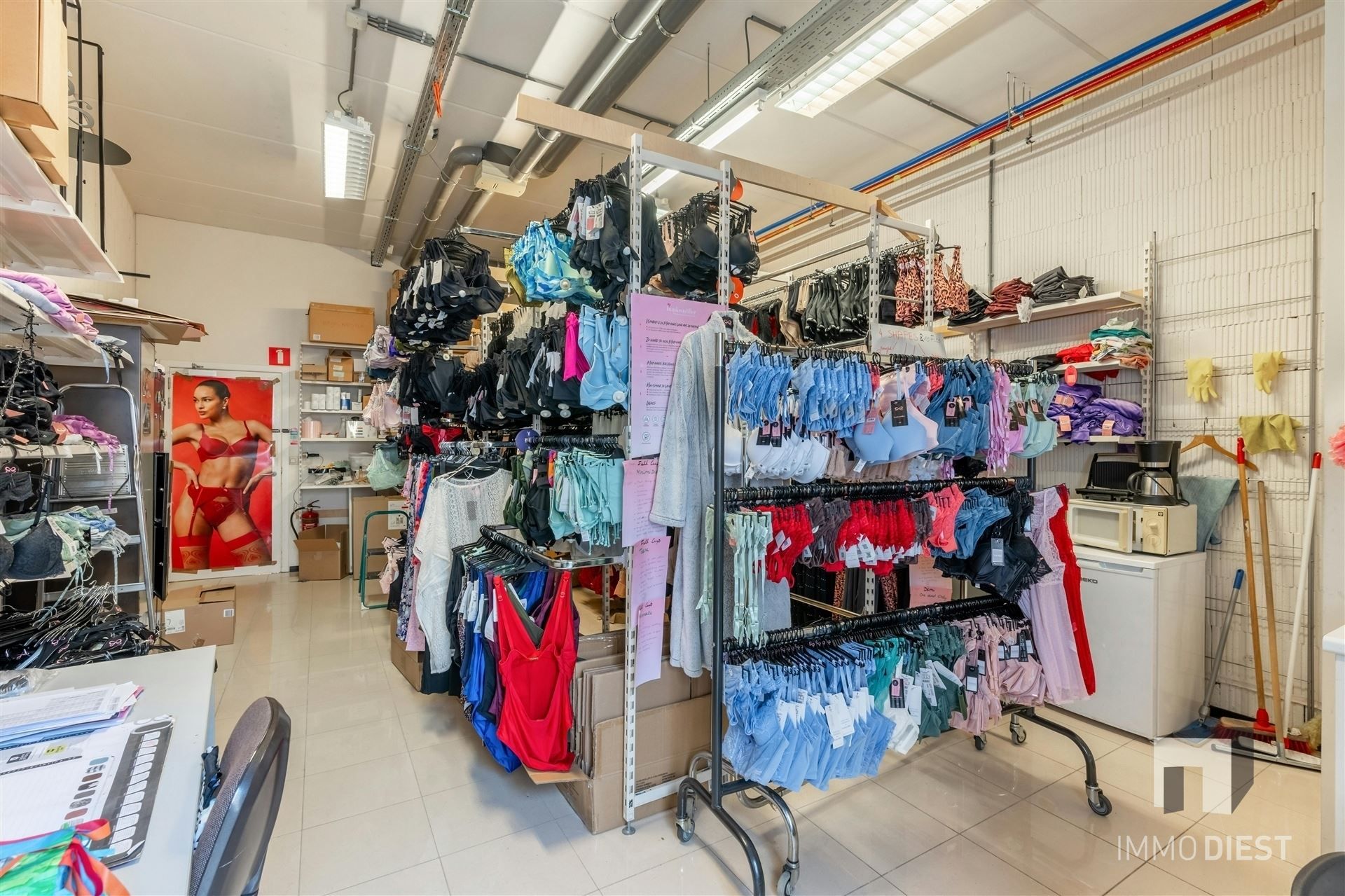 Opbrengstpand winkelcentrum van Diest (uitstekende verhuring) foto 12