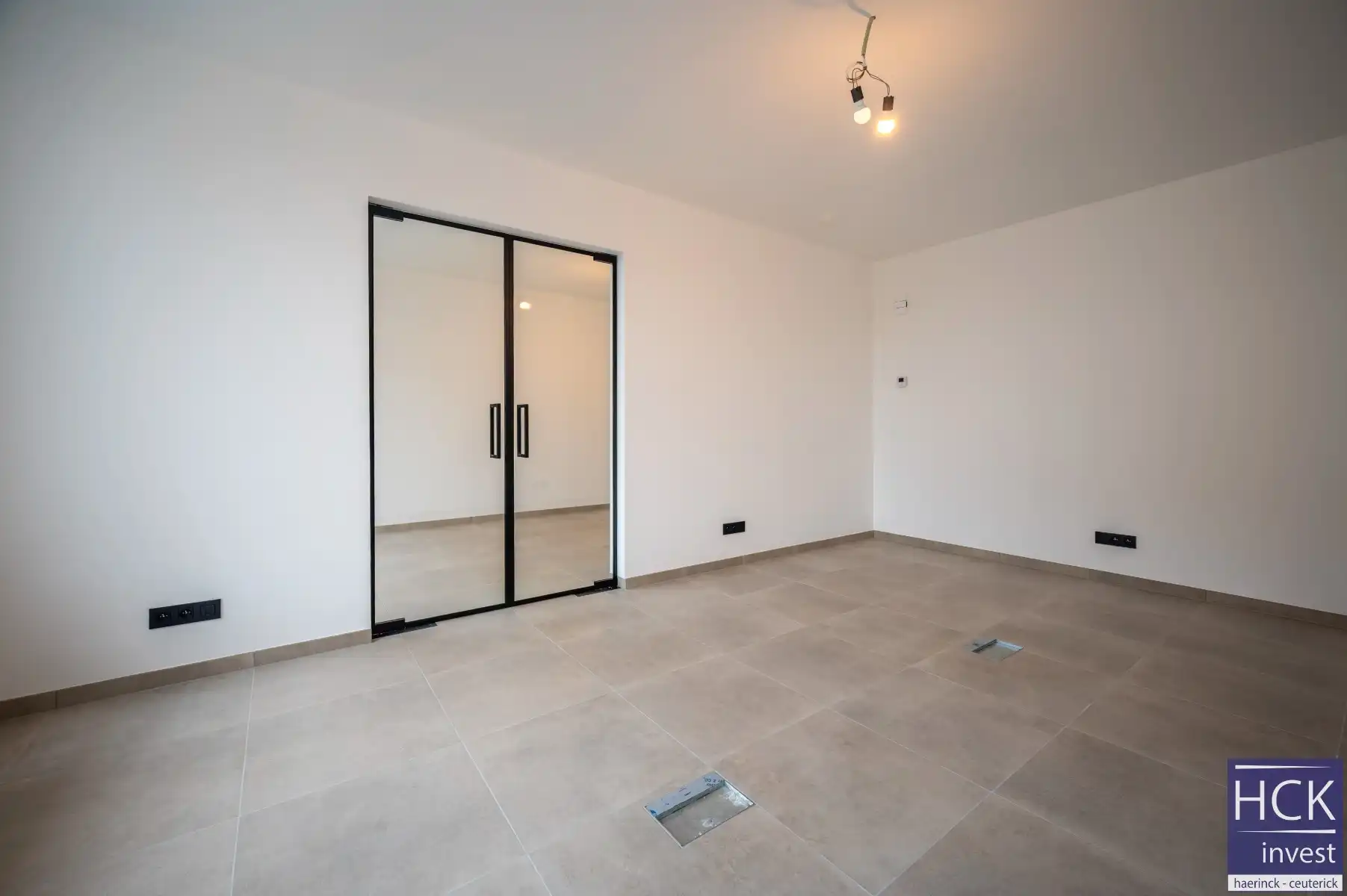 WAREGEM - Kantoorruimte van ca 53 m², instapklaar en energiezuinig! foto 4