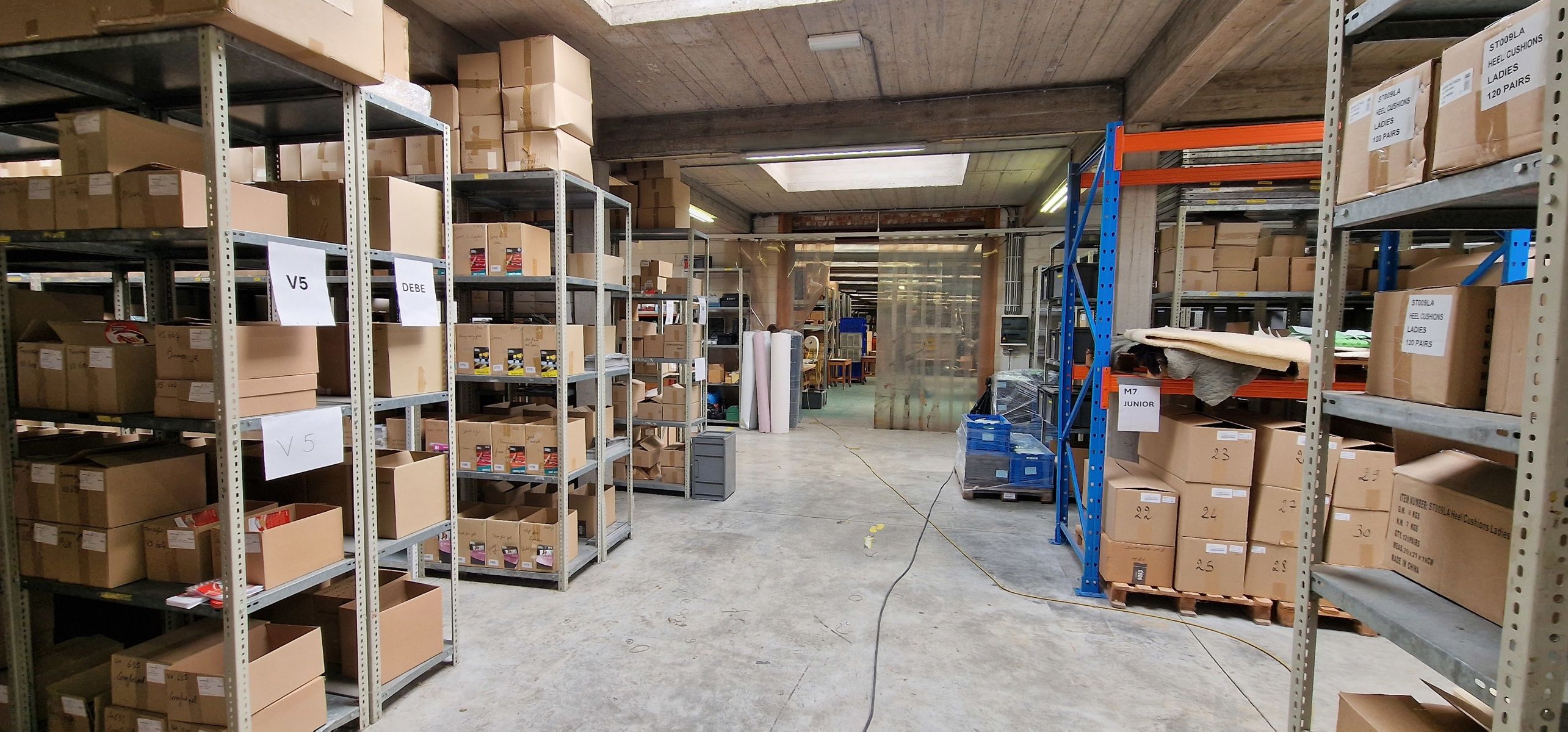 Grote magazijnruimte/atelier met kantoor te koop in Deurne  foto 75