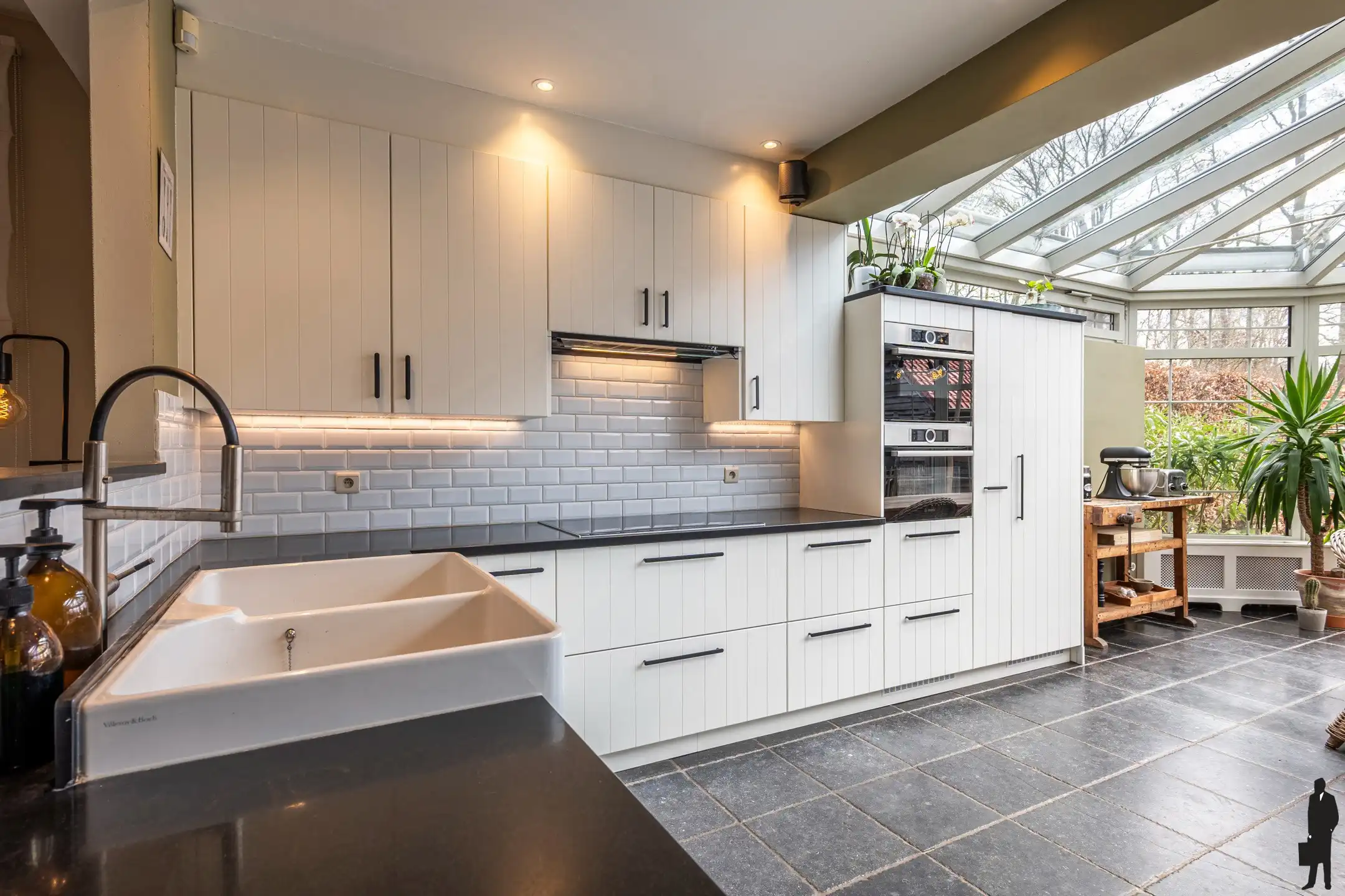 Instapklare woning met bijgebouw, zwembad en zuidtuin! foto 8