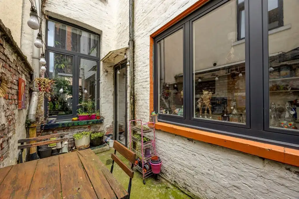 Karaktervolle herenwoning met koer foto 6