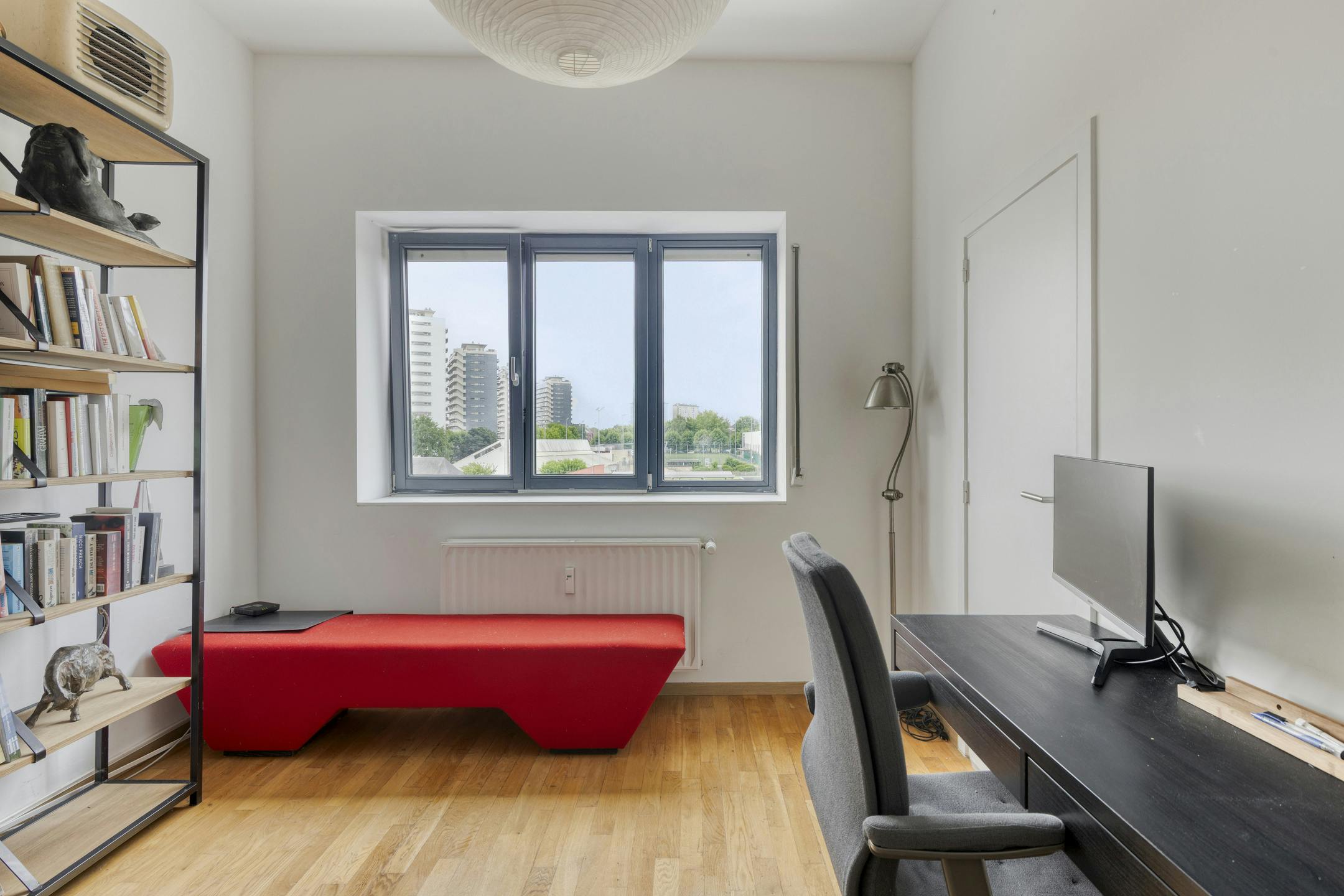 Ruim 2 slaapkamer appartement te koop in Koekelberg! foto 12