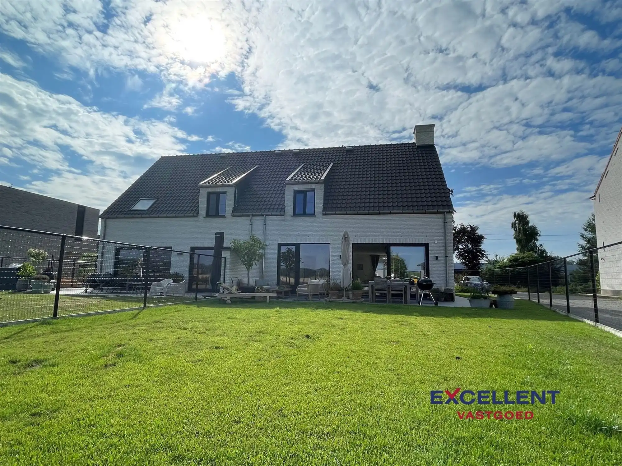 Prachtige recente woning te huur te Gottem (Deinze)! foto {{pictureIndex}}