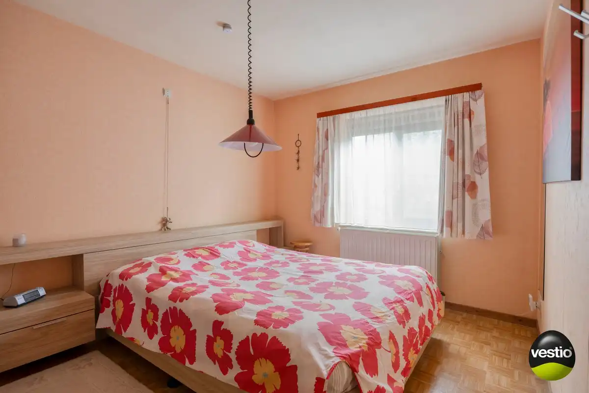 Gelijkvloerse woning met 3 slaapkamers, zonnepanelen en tuin op residentiële, rustige ligging. foto 11