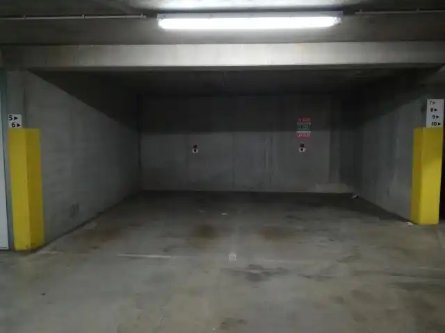 Ondergrondse autostaanplaats foto 2