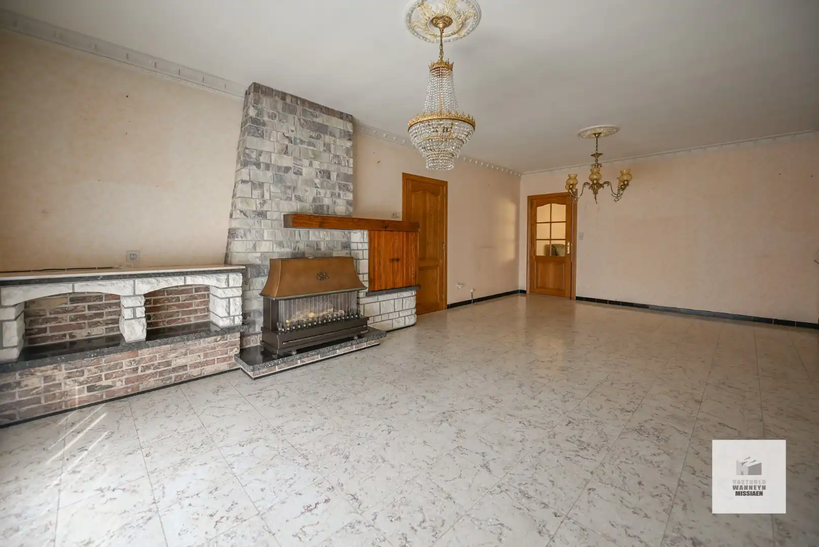 Te renoveren gelijkvloerse woning met  3slpk, garage, tuin op 1290m2 foto 8