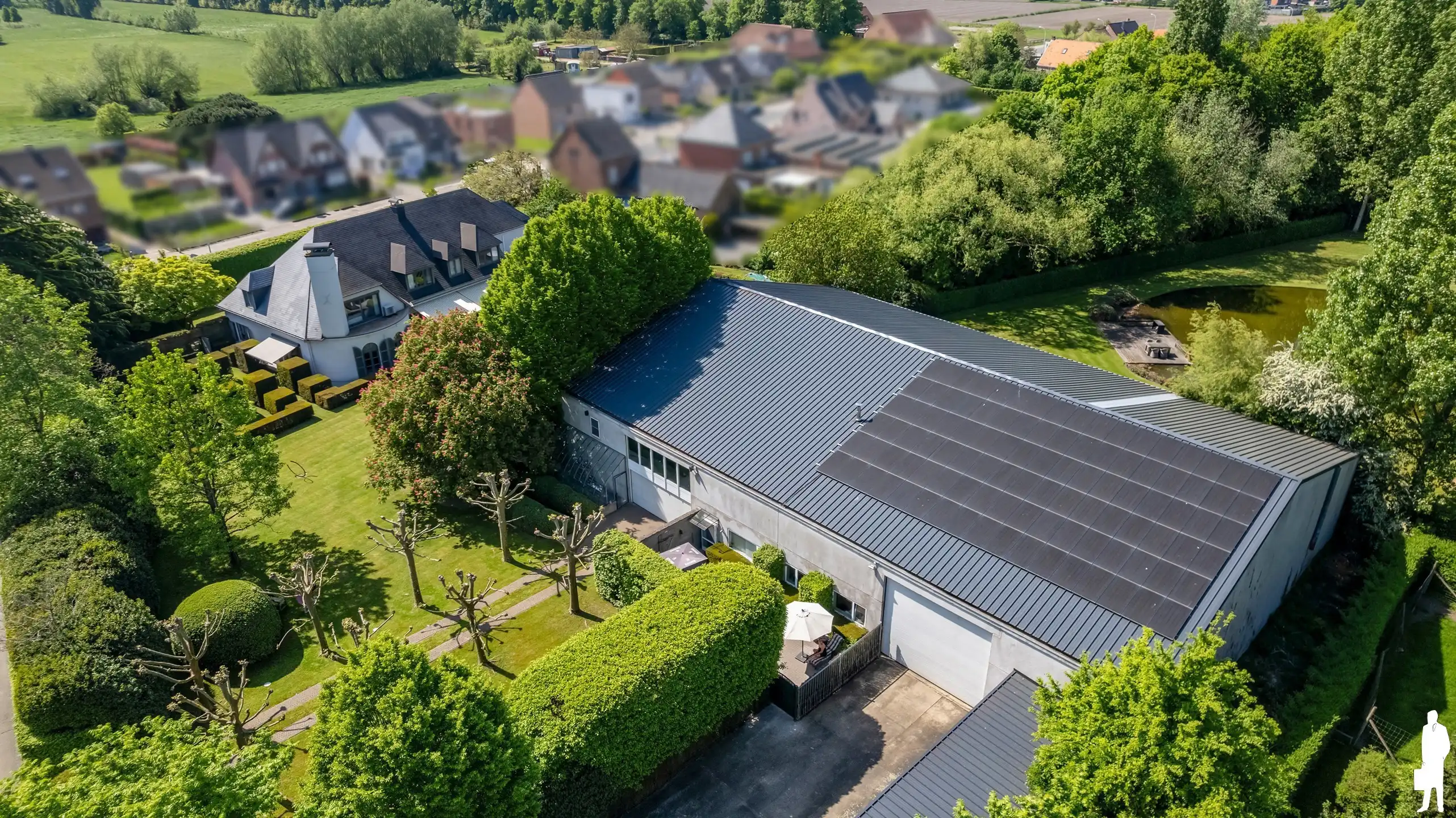 Villa met zwembad, vijver, polyval. ruimte + garage. foto 48