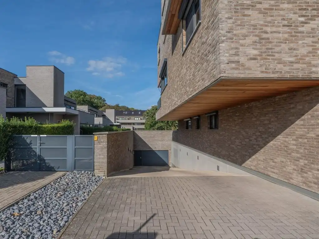 Modern gelijkvloers appartement met ruim terras en private tuin foto 17