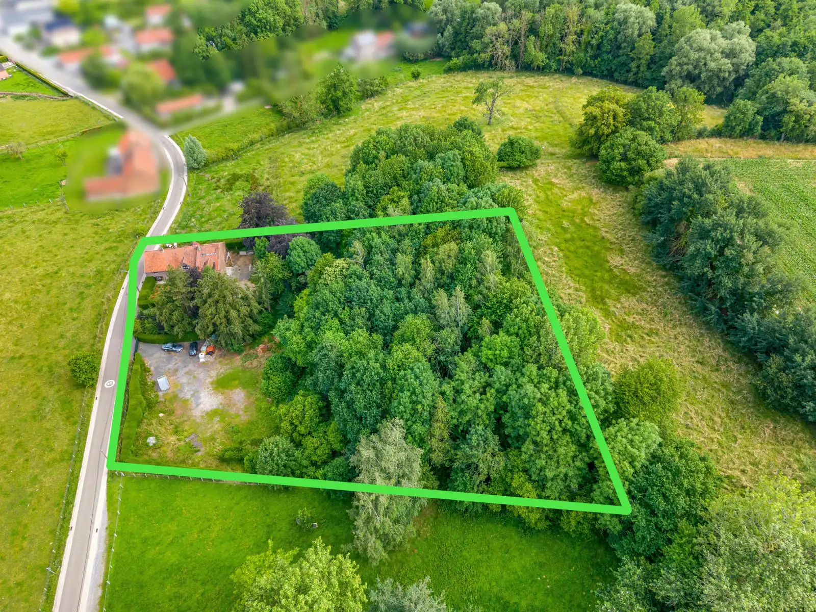 Prachtig gelegen eigendom met grond en bos foto 5