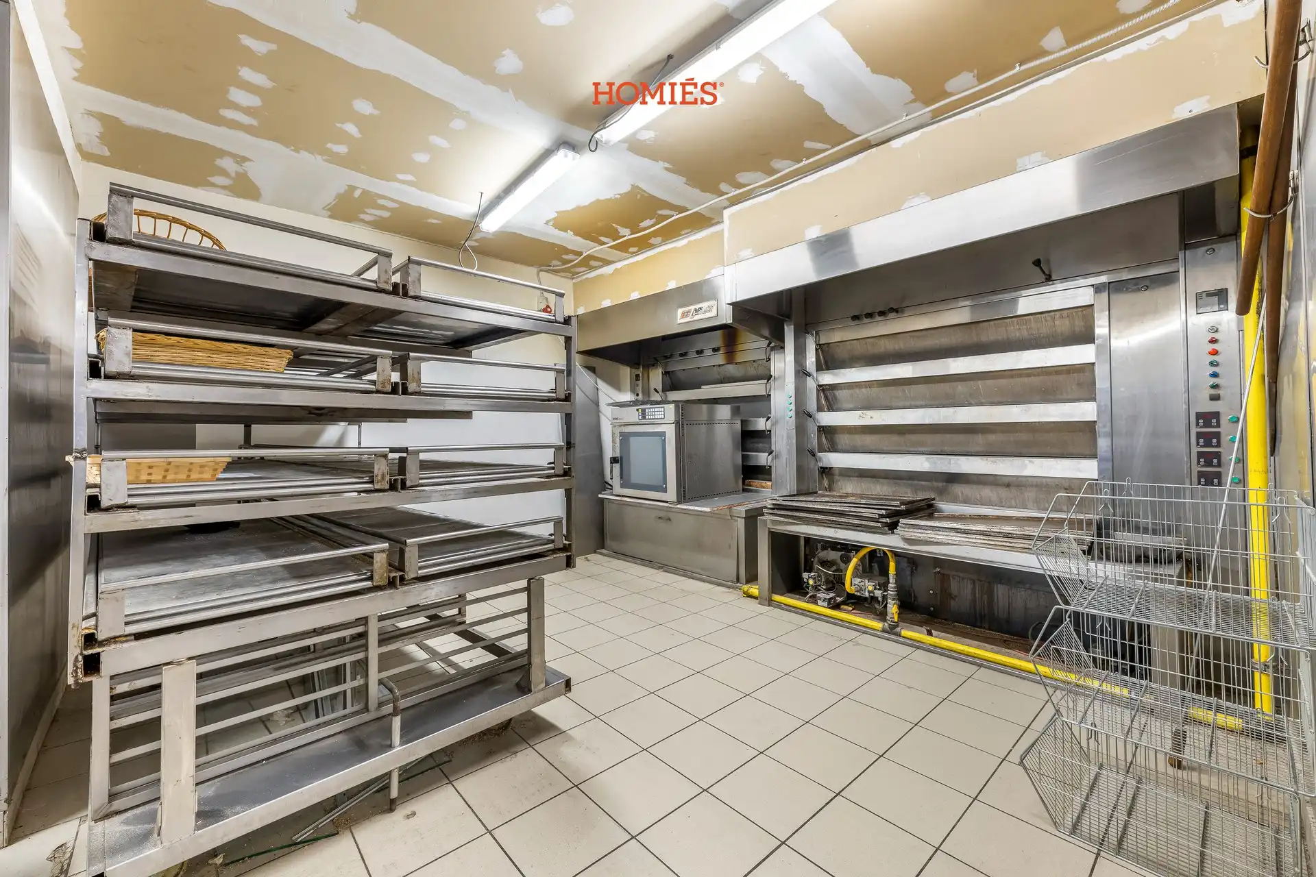 Volledig uitgeruste handelsruimte op strategische locatie foto 11